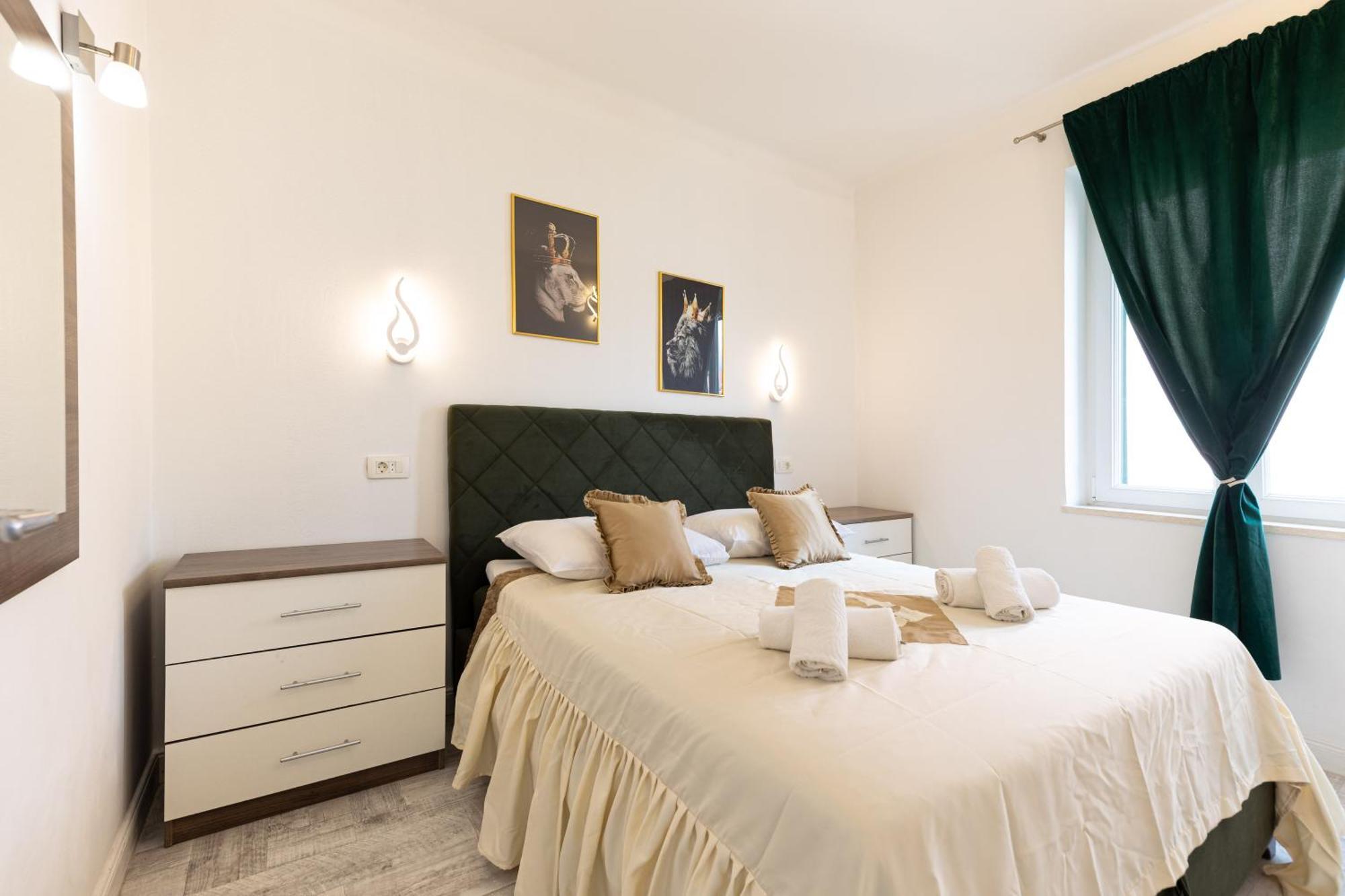 Lions Suites Spalato Esterno foto